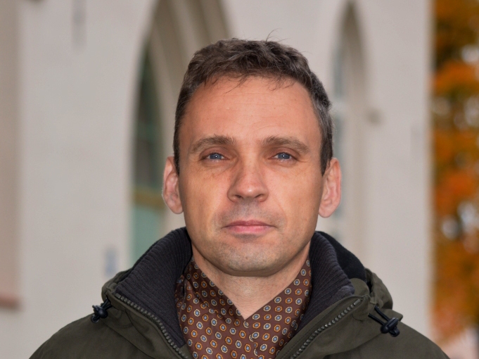 Smiltenes evaņģēliski luteriskās draudzes mācītājs Reinis Kulbergs ir gandarīts, jo jubilejas dievkalpojums sakrīt ar dievnama ārpuses atjaunošanas darbu noslēgumu. 