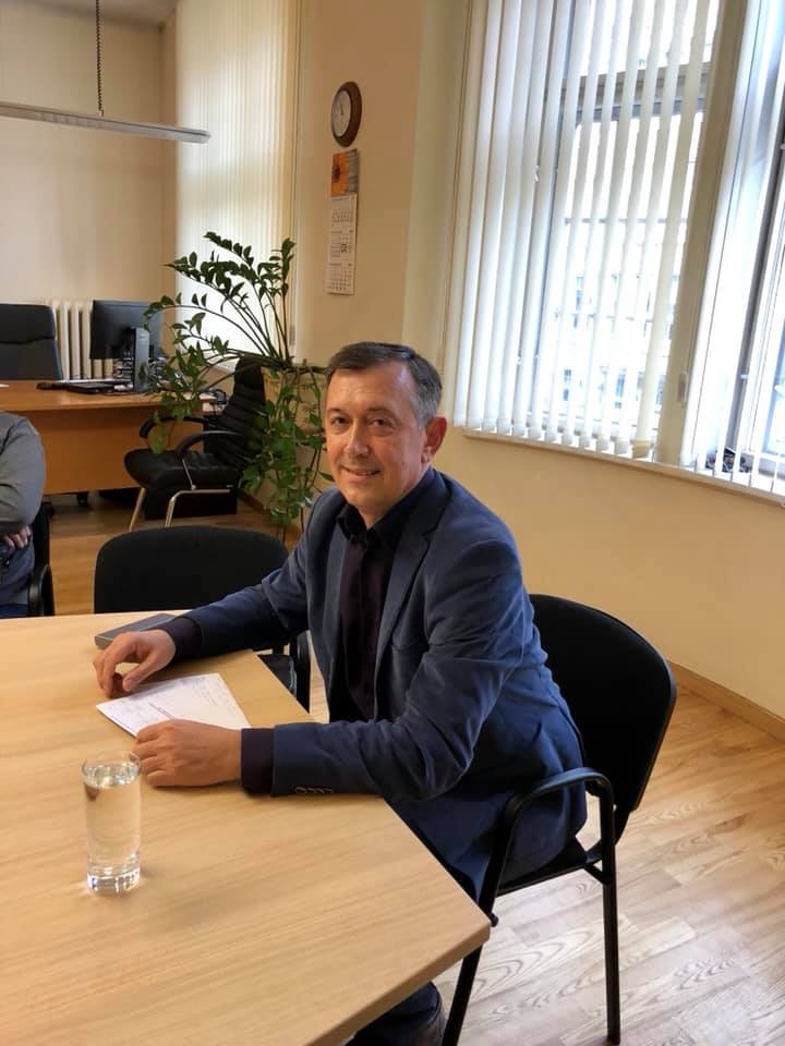 Ģimenes ārsts Māris Nātra ir gandarīts, ka veselības ministre Ilze Viņķele uzklausīja valcēniešus un sarunai veltīja gandrīz pusotru stundu.                                                                                                                           
Autors:  NO PERSONĪGĀ ARHĪVA