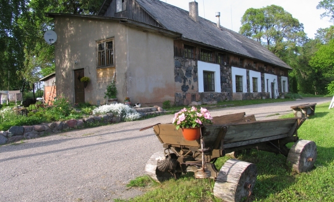 Lauku mājas “Donas” saimniece Ilze Briede nav pārdomājusi, īpašums tiek pārdots.                                                                                        
Autors: LATVIA.TRAVEL.LV
