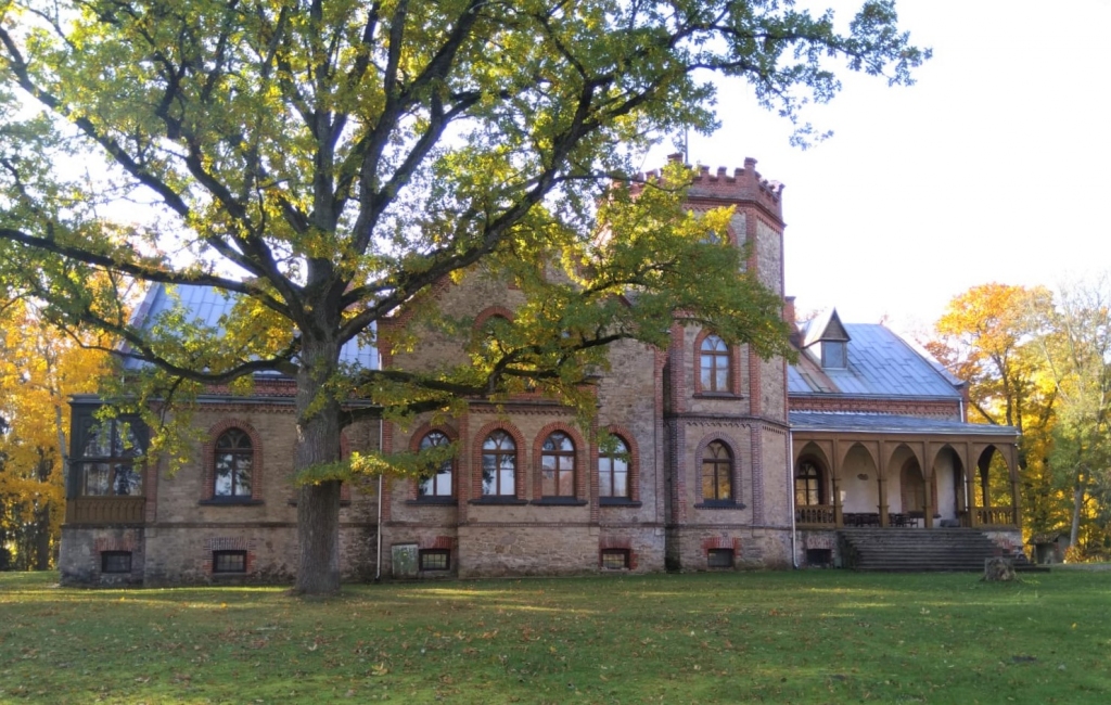 Autors: Zvārtavas pils