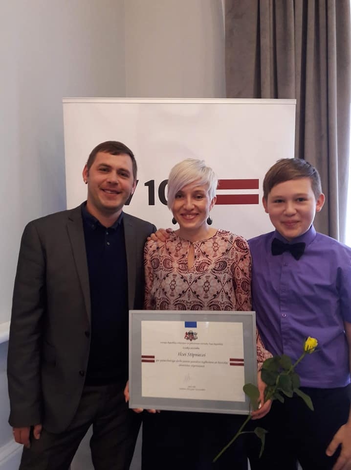Valcēniete Ilze Stīpniece ar ģimeni – Māri un dēlu Markusu – dzīvo Īrijā. Ilze ir ne tikai savas dzimtās pilsētas Valkas, bet arī savas dzimtenes Latvijas patriote.                                                                                                    
Autors:  NO PERSONĪGĀ ARHĪVA  
