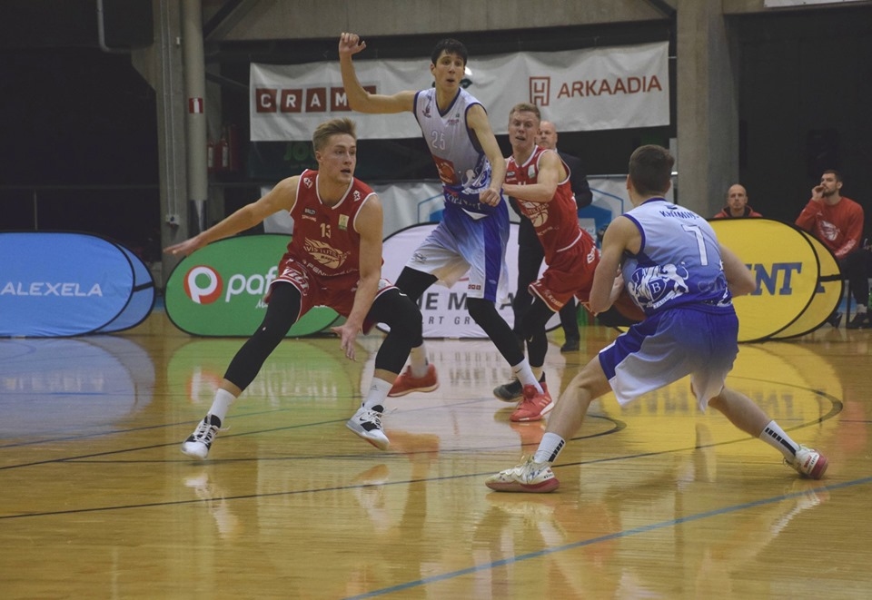 Mūsu basketbolisti jau vairākkārt ir pierādījuši, ka spēj līdzvērtīgi cīnīties ar vairākiem pretiniekiem, vien beigās nedaudz pietrūkst spēka. 
Autors:  VIKTORS VOLOHS