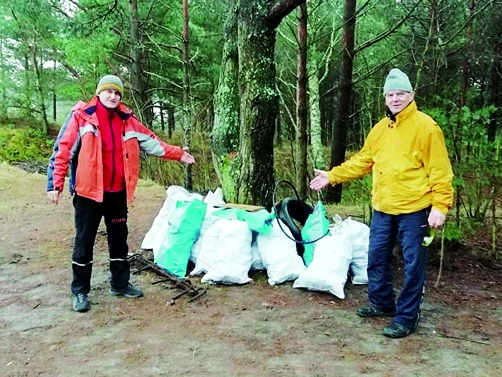 Pašu organizētās talkas rezultāts – vairāki lielie maisi, pilni ar mežā atstātajiem gružiem.
Autors:  NO PERSONĪGĀ ARHĪVA 