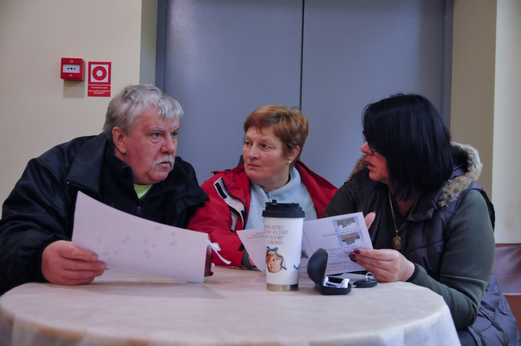 Valkas pagasta autoorientēšanās sacensībās “Perimetrs” piedalījās dažādu paaudžu cilvēki. Komanda “Vecie buki” pirms starta plāno maršrutu. Divdesmit komandu konkurencē viņi ieguva piekto vietu.
Autors:  ANCE ANDRĒJEVA-EMPELE