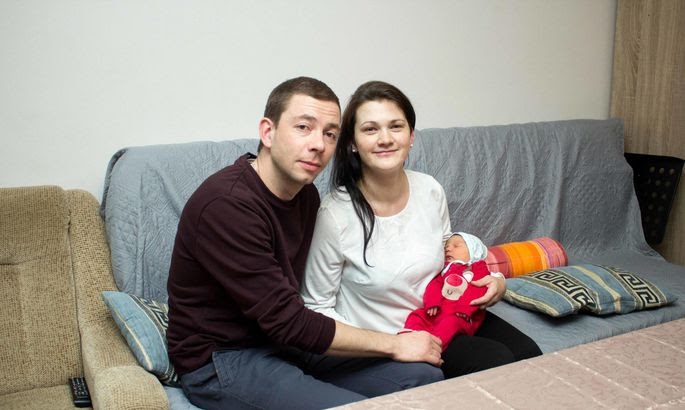 Andris Apsalons, Liene Bette un viņu dēls Artis dzīvoklī Valgā. 
Autors: Tīts Loims