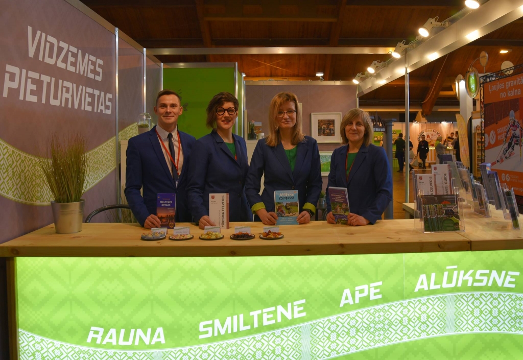 “Vidzemes pieturvietas”, apvienojoties Smiltenes, Raunas, Alūksnes un Apes novadiem, ir gatavas doties uz Baltijā lielāko tūrisma izstādi - gadatirgu.                                                                                      
Autors:  No personīgā arhīva