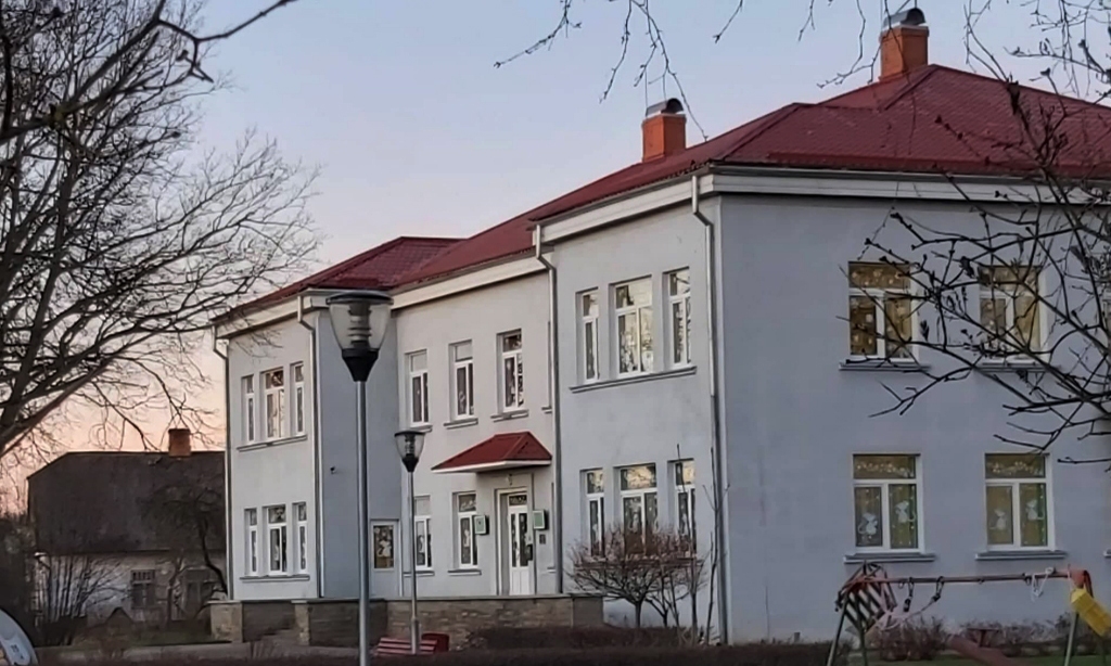 Valkas novada dome plāno apvienot pilsētā esošos divus bērnudārzus - “Pumpuriņu” un “Pasaciņa” - un izveidot vienu pirmsskolas izglītības iestādi ar jaunu nosaukumu. Vai šis projekts izrādīsies veiksmīgs, laiks rādīs, bet ja tagad jūtama sabiedrības “šūmēšanās”.                                              
Autors:  INGŪNA JOHANSONE