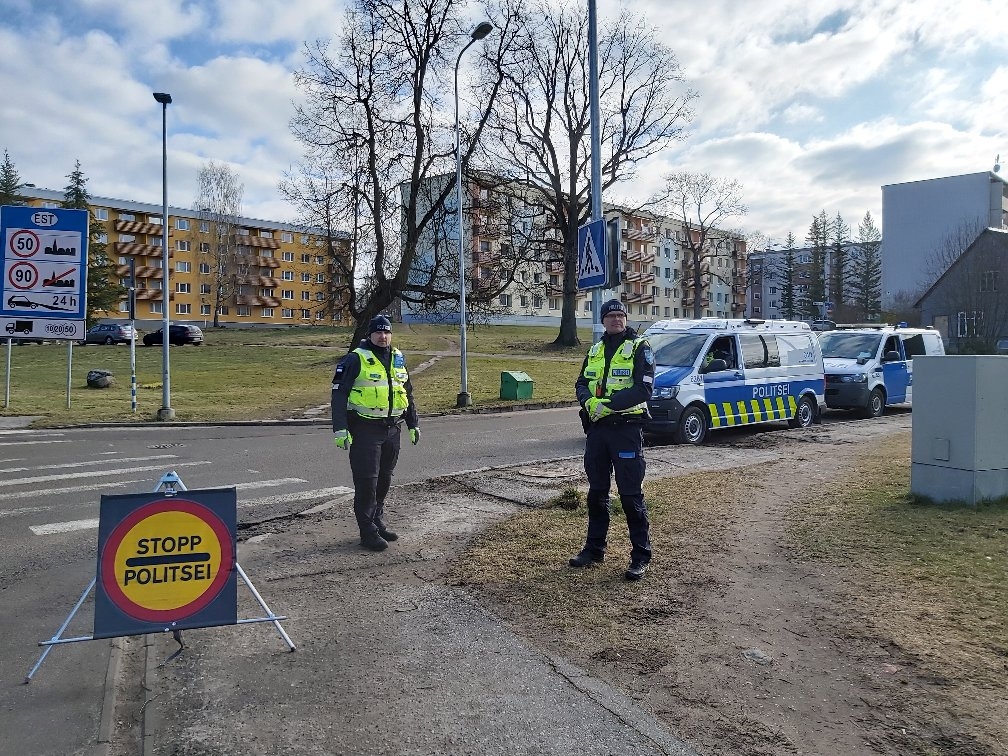 Valcēniešiem jāpierod, ka koronavīrusa izplatīšanās situācijā uz robežas atradīsies policija, kas iebraucējus Igaunijas teritorijā informēs par situāciju.                                         
Autors: INGŪNA JOHANSONE