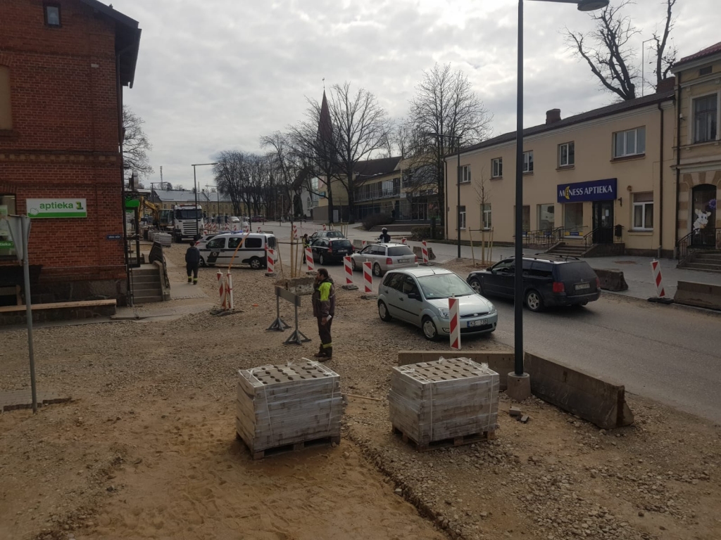 Pirmdien, 20. aprīlī, centrā netrūka likumpārkāpēju. Autovadītājus, kuri šķērsoja būvobjektu, sagaidīja Valsts policija. Neuzmanība neatbrīvo no atbildības.                                                                        
Autors:  NO PERSONĪGĀ ARHĪVA
