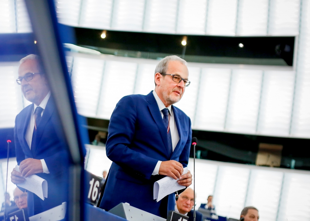 Autors: nacionalaapvieniba.lv