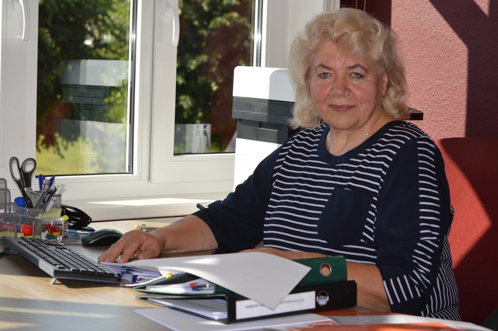 Kooperatīvās krājaizdevu sabiedrības “Ziemeļvidzeme” valdes priekšsēdētāja Ināra Lazdiņa uzsver, ka šī biedrība nav dibināta lielas peļņas gūšanai, bet darbojas ar galveno mērķi palīdzēt cilvēkiem.           
Autors: SANDRA PĒTERSONE