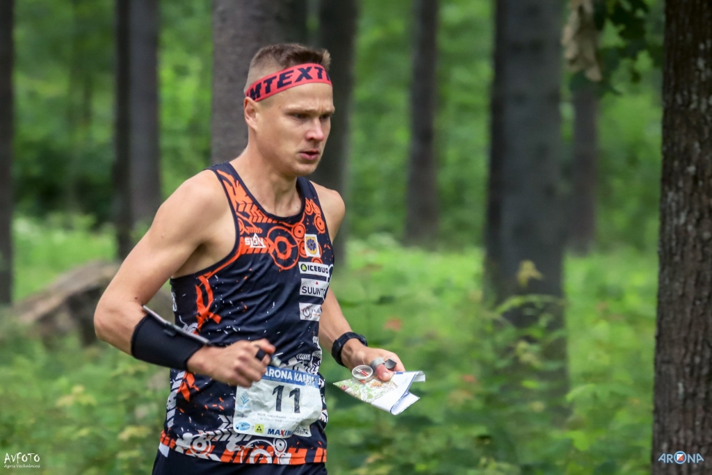 “Aronas” kausa sacensību otrajā dienā vīru elites konkurencē otro vietu ieguva OK “Azimuts” vadošais sportists Artūrs Pauliņš.  
Autors: NO OK ARONA ARHĪVA