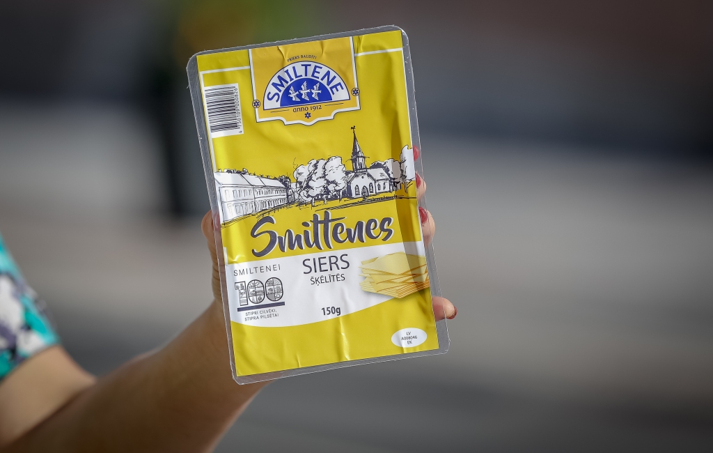 AS “Smiltenes piens” Smiltenes simtgadē radījusi īpašu produktu “Smiltenes siers”. Tā ir pavisam jauna siera šķirne, pie kuras meistari rūpīgi strādājuši pusotru gadu.                                                                         

Autors: SANTA SINKA