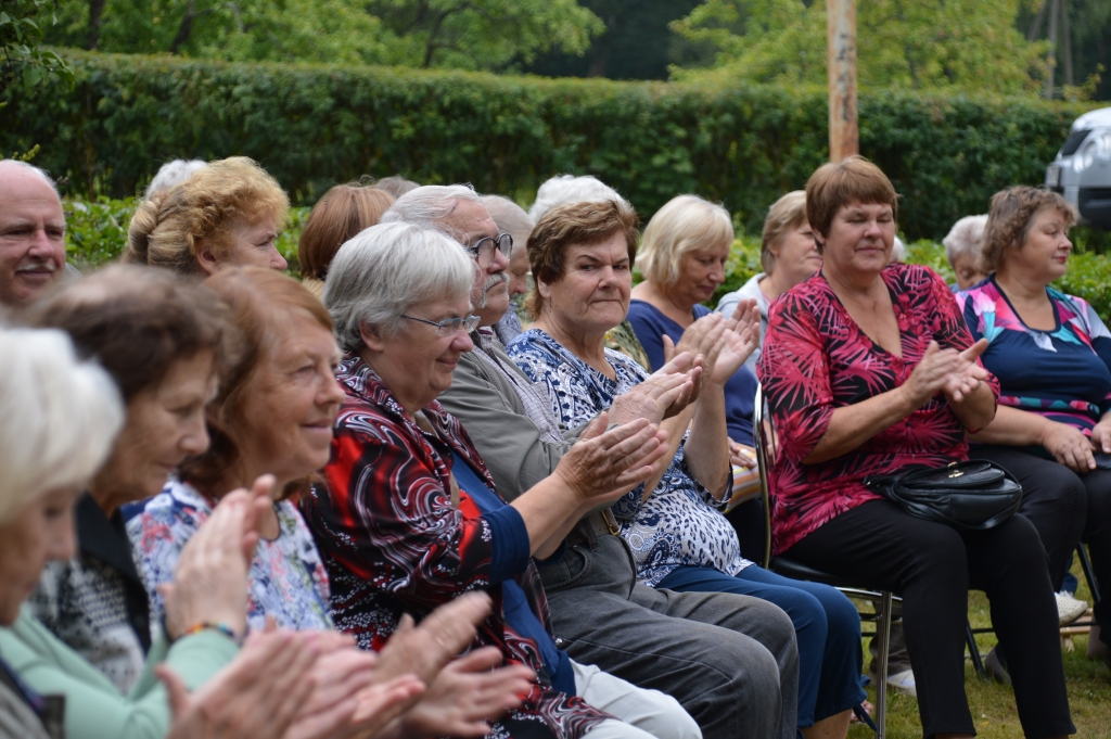 Sava pagasta svētki kārķēniešiem ir viens no gada lielākajiem notikumiem, kad vasaras pilnbrieda laikā var satikties, pabūt kopā un baudīt svētku programmas piedāvājumu. 
Autors:  DACE PIEČE