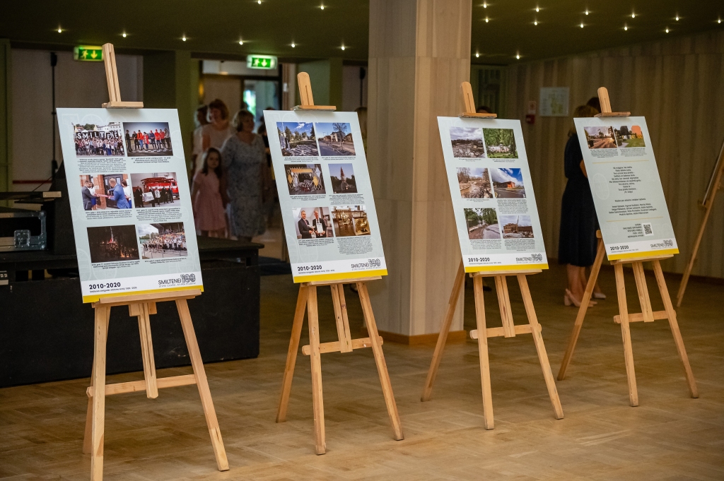 Smiltenes novada Kultūras centrā līdz augusta beigām apskatāma izstāde «Smiltenes simtgades vēstures mirkļi: 1920-2020».         
Autors:  AGNIS MELDERIS