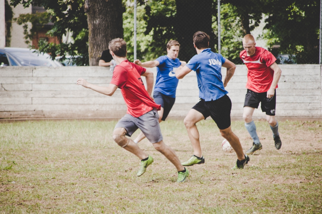 Ik gadu uz Vijciema sporta spēlēm vairākas komandas ierodas speciāli, lai piedalītos komandu disciplīnā futbols, kas daudzās citās līdzīga profila sporta spēlēs netiek iekļauts.                                                                  
Autors:  LELDE ATLĀCE
