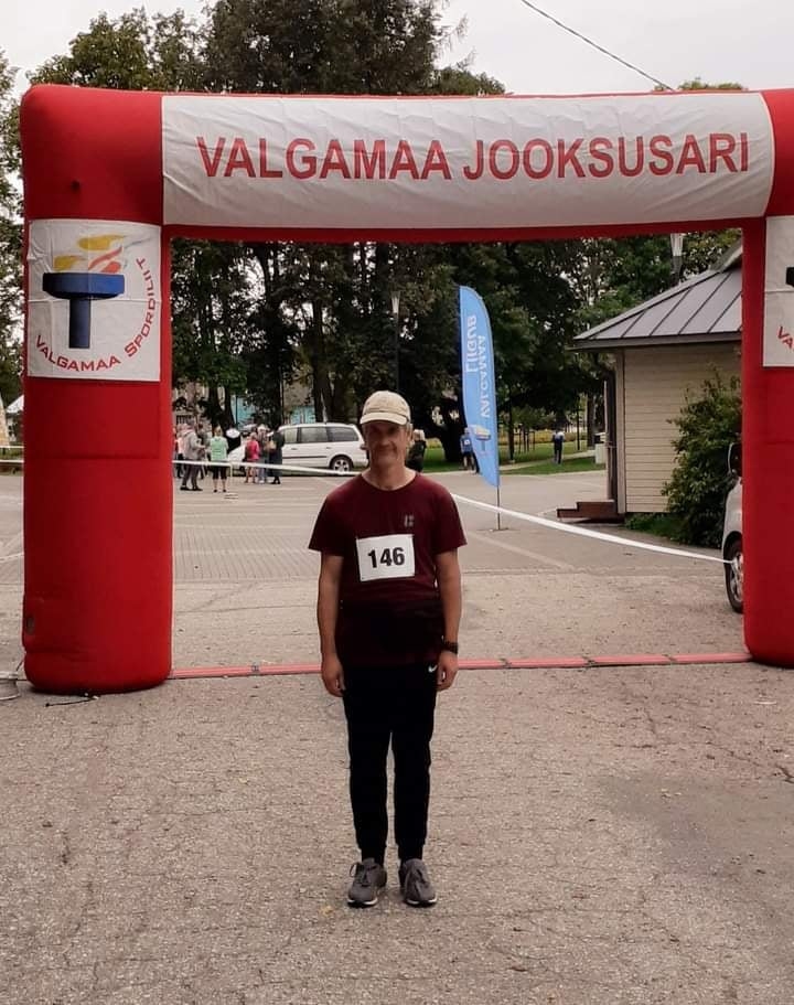 Arvien biežāk skrējienos, veicot garās distances, ar atzīstamiem rezultātiem startē valcēnietis Raitis Jākobsons. Par skrējienu Igaunijā viņš saka: “Lieliskas sajūtas!”                                                                          
Autors:  NO PERSONĪGĀ ARHĪVA 