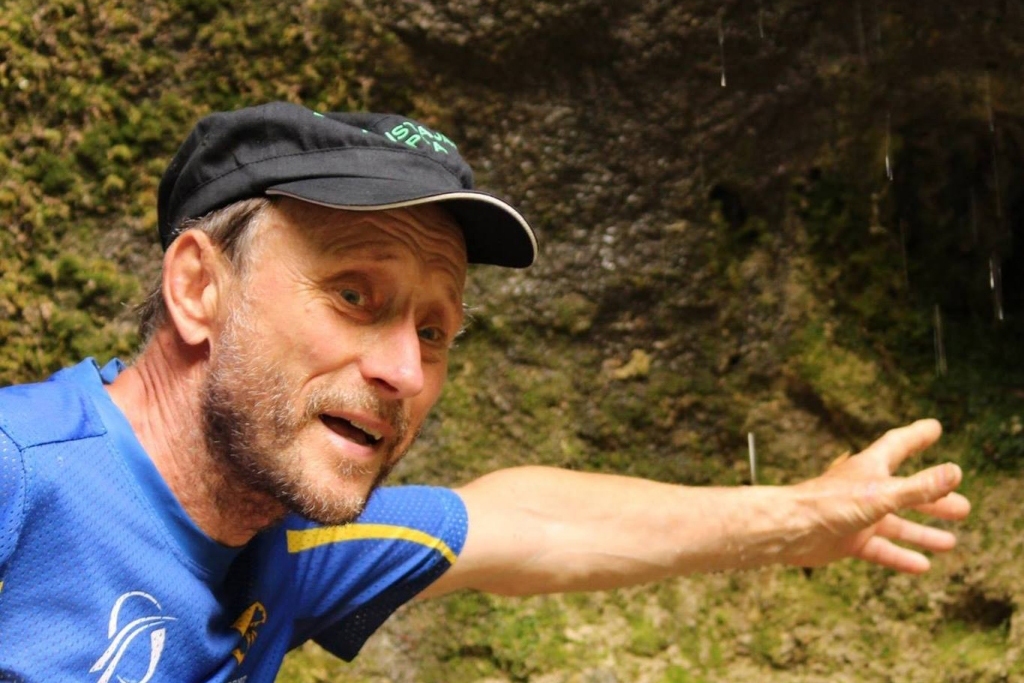 OK «Azimuts» vadītājs Aldis Lapiņš aicina orientieristus sekot līdzi aktuālajai informācijai. Vienlaikus viņš cer, ka epidemioloģiskā situācija valstī uzlabosies, lai «Azimuta Rudens maratonu» nenāktos pārcelt vēl vienu reizi.                                                                                                   
Autors:  NO PERSONĪGĀ ARHĪVA