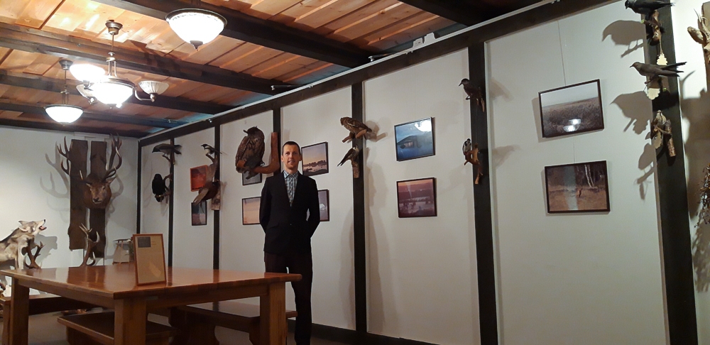 “Savā pusē piedzīvot izstādes atklāšanu ir ļoti patīkama, bet arī satraucoša sajūta,” atzīst Edgars Vaivads. Viņa fotogrāfiju izstādi Jērcēnmuižas Mednieku namā var apskatīt līdz 31. decembrim.                                                                                                                                                                                   
Autors:  EDGARS VAIVADS