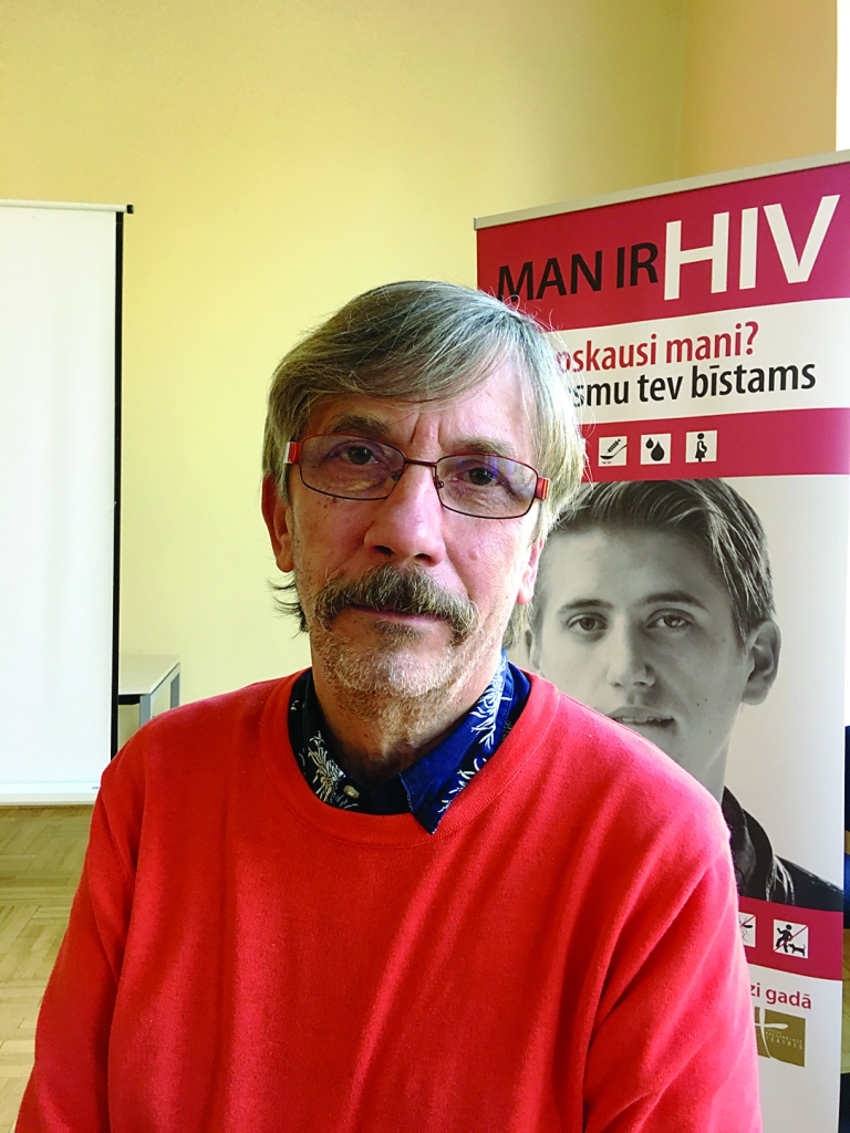 “Velku paralēles ar 
“Covid-19”. Šie pacienti šodien jūtas tā, kā HIV pacienti Latvijā jūtas 
33 gadus. Tieši tāpēc mums nav nevienas populāras personības, kura atklāti pateiktu: “Esmu HIV inficētais.””