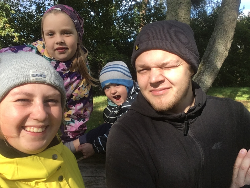 Ja Līgai nebūtu tik saprotošas ģimenes – vīra Toma, meitas pirmklasnieces Rūtas Evelīnas un dēla Rūdolfa – mīlestības un atbalsta, viņa savos 25 gados nebūtu tik daudz paveikusi.