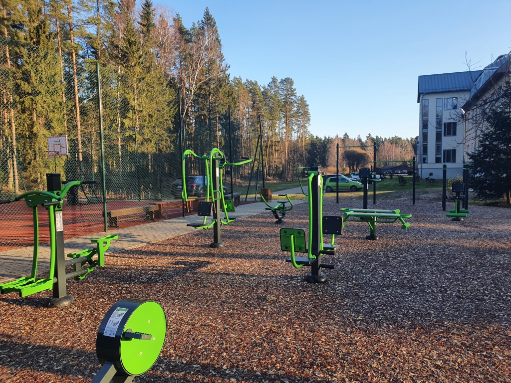 No aizvadītās nedēļas Strenču psihoneiroloģiskās slimnīcas parkā ikvienam apmeklētājam ir pieejams āra trenažieru laukums.                                                                                 
Autors:  ALĪNA KITNERE