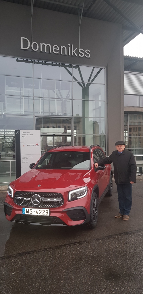 Smiltenes novada iedzīvotājam Andrejam Vorpam veicas. “SuperBingo” viņš laimējis automašīnu “Mercedes-Benz GLB200”.                   
Autors: PUBLICITĀTES FOTO