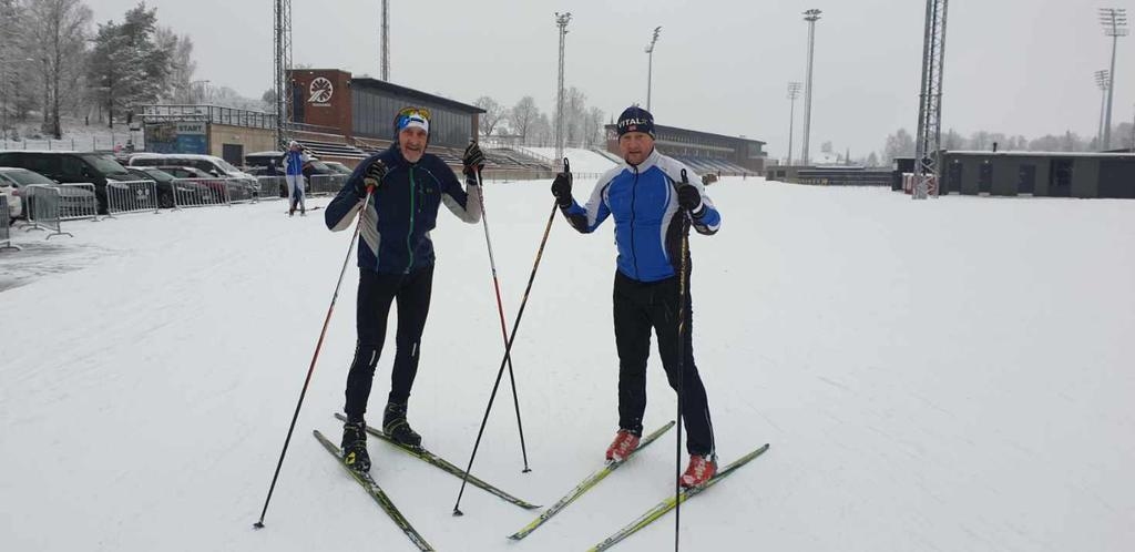 Andris Dainis kopš 1982.gada piedalījies 30 Tartu slēpošanas maratona sacensībām un vienmēr nopietni tām gatavojies. Attēlā - Treniņā Otepē, gatavojoties Tartu maratonam kopā ar Aināru Mazuru.
Autors: No personīgā arhīva