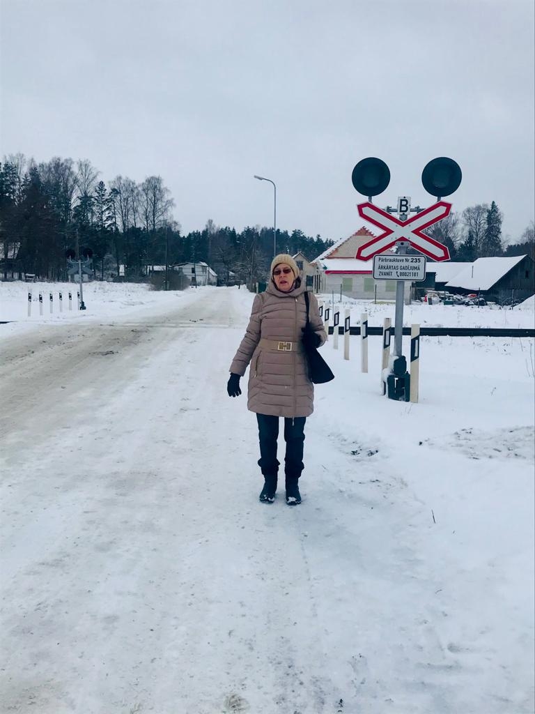 Šogad Strenčos plānots sākt būvdarbus, lai Pulkveža Zemitāna iela tiktu pie jauna asfalta, gājēju celiņa un lietus notekūdeņu kanalizācijas. Lielākajā ielas daļā ietves nav.                                                                       
Autors: IVETA ENCE