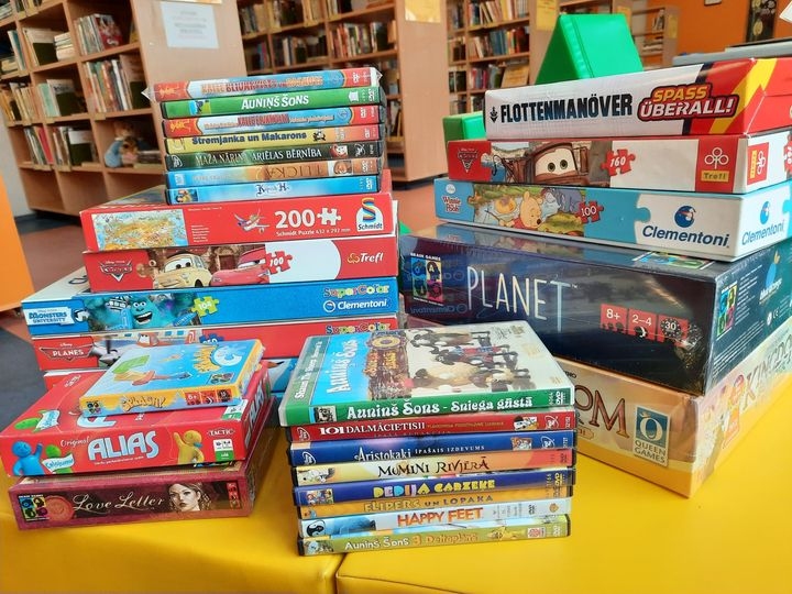Akcija “Draudzīgais aicinājums” sabiedrībā sadzirdēta. Vēl pēc akcijas noslēguma daudz galda spēļu, puzļu un multfilmu DVD diskus Smiltenes bibliotēkas  Bērnu apkalpošanas nodaļai uzdāvināja launkalniešu Grabovsku ģimene.                                                                                           
Autors: SANITA LĀRMANE
