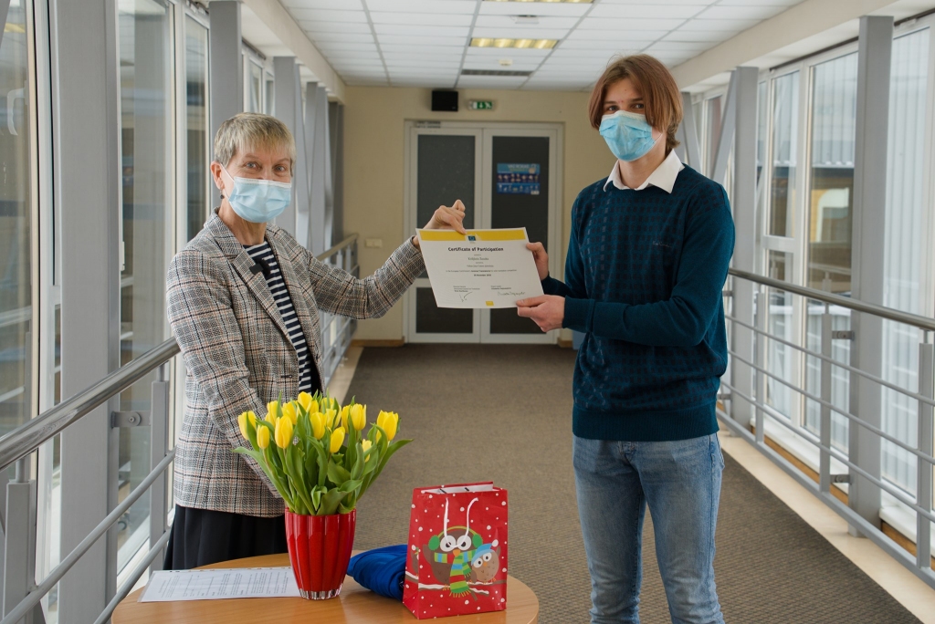 Skolotāja Ingrīda Hedemarka ar konkursa 