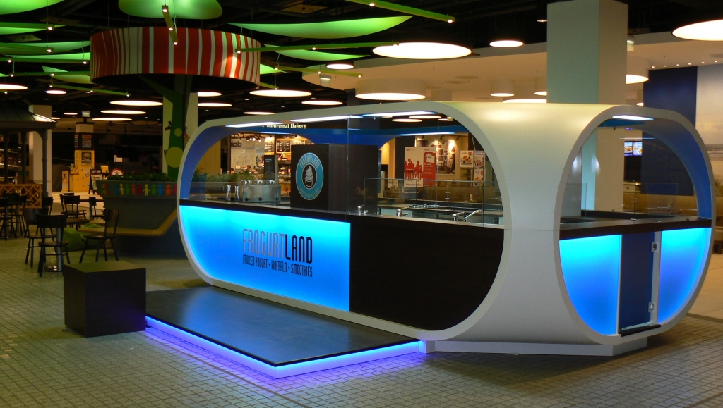 SIA “WEGA’’ ražošanas uzņēmumā no augstas kvalitātes kokmateriāliem top ekskluzīvas bāru mēbeles un interjera priekšmeti.     
Autors: www.wega.lv