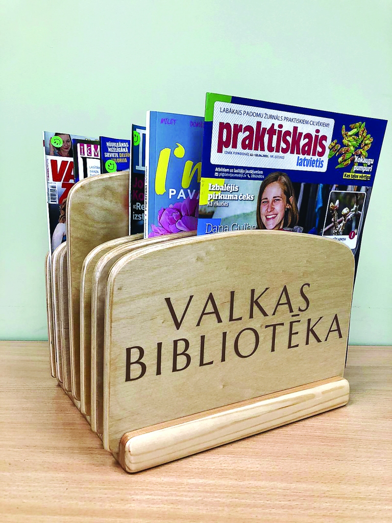 Vēl viens jaunums, ko, sākoties Bibliotēku nedēļai piedāvās Valkas novada Centrālā bibliotēka, ir bezmaksas pakalpojums “Preses pauze” iestādēm un uzņēmumiem – uz laiku iegūstams stends ar žurnāliem, ko darbiniekiem lasīt kafijas pauzē.                                                                           
Autors: LĪGA TETERE