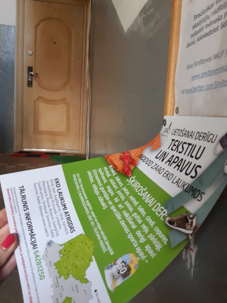 Atkritumu šķirošana nav jaunums, tai jau sen bija jākļūst par ieradumu, bet realitātē ir citādāk. Vienai daļai sabiedrības joprojām nav izpratnes, neskatoties uz to, ka SIA “ZAAO” informācija par atkritumu šķirošanu ir izvietota daudzdzīvokļu māju kāpņu telpās. 
Autors: SANTA SINKA