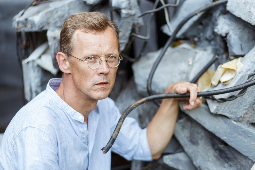 Smiltenes Tautas teātra turpmāko iestudējumu režiju novada Kultūras centrs uzticējis Valmieras Drāmas teātra aktierim Krišjānim Salmiņam.                                                                                                                    
Autors: MATĪSS MARKOVSKIS  