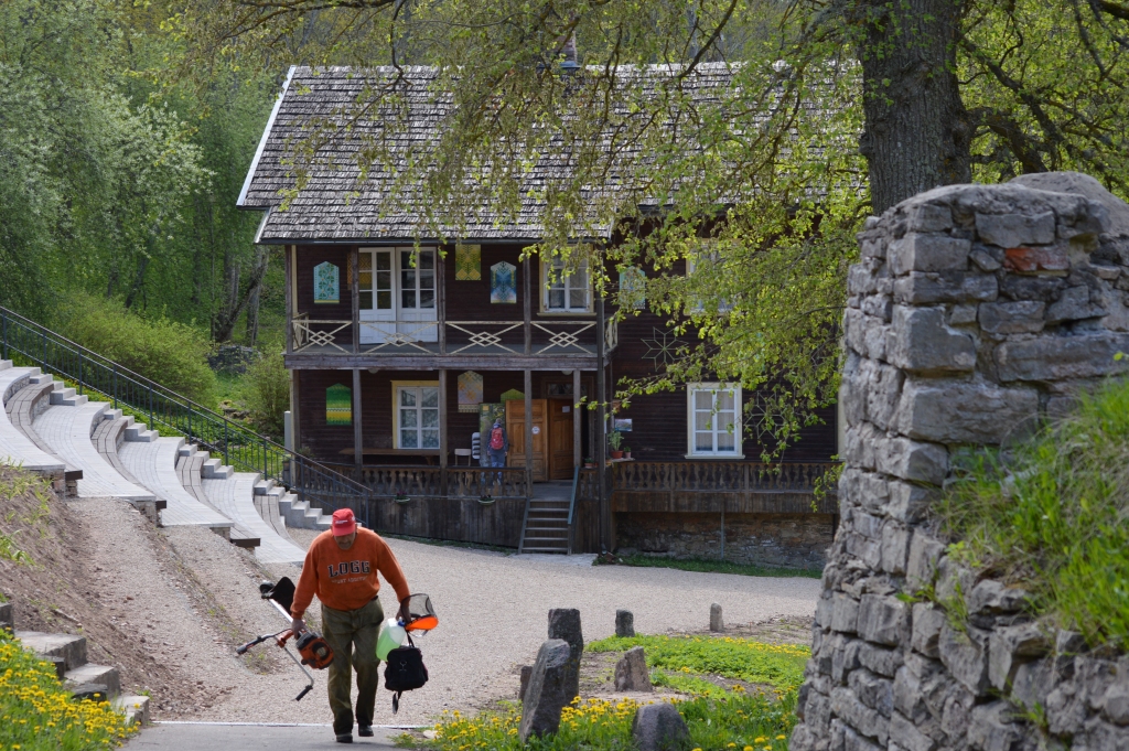 Apes novads savā tūrisma piedāvājumā  sarūpējis jaunu kultūrvēsturisku maršrutu  “Dižgaru ceļš”, kurā var iepazīt iepazīt izcilu novadnieku daiļradi. Attēlā – Jāzepa Vītola memoriālais muzejs “Anniņas” Gaujienā.      
Autors: SANDRA PĒTERSONE