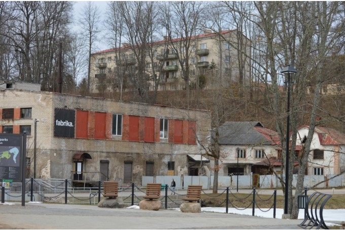 Smiltenes novada dome apkopojusi iedzīvotāju aptaujas rezultātus, kurā cilvēki tika aicināti izteikt ierosinājumus par pašvaldības īpašuma Pils ielā 9 pielietojumu.                                                                       
Autors: SANDRA PĒTERSONE