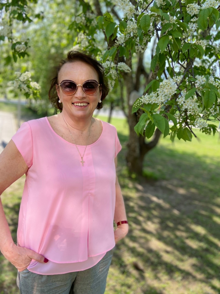 Smiltenes novadā visvairāk plusiņus, pavisam 800, vēlētāji bija likuši partijas “Latvijas attīstībai” saraksta līderei Gitai Mūrniece. G. Mūrniece pateicas vēlētājiem par izrādīto uzticību un pauž gandarījumu, ka mazajās pilsētās no sarakstiem vairs netiek svītroti uzņēmēji. Tieši pretēji, no “Latvijas attīstībai” četri ievēlētie deputāti ir uzņēmēji. 
Autors: NO PERSONĪGĀ ARHĪVA