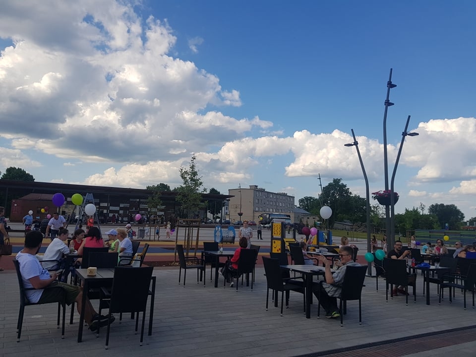 Aizvadītajā piektdienā un sestdienā, atzīmējot dvīņu pilsētu Valkas un Valgas 437. dzimšanas dienu, pirmo reizi Latvijas pusē svinības notika jaunajā centrā. Daudzi atzina, ka tā ir piemērota vieta, lai atpūstos.                                                                                                                                             
Autors: INGA KARPOVA