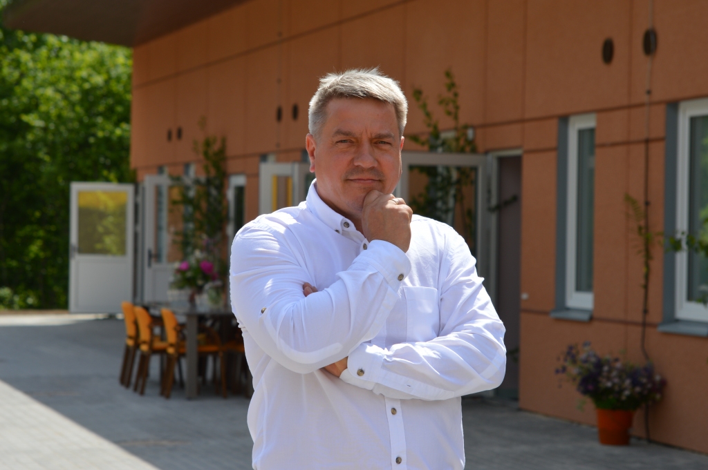 Gatartas pansionāta direktors Aivars Damroze cer, ka klientiem šī vieta būs starta laukums patstāvīgai dzīvei nākotnē. 
Autors: SANDRA PĒTERSONE
