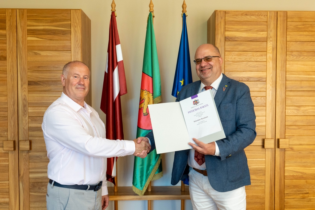 Autors: Valkas novada dome