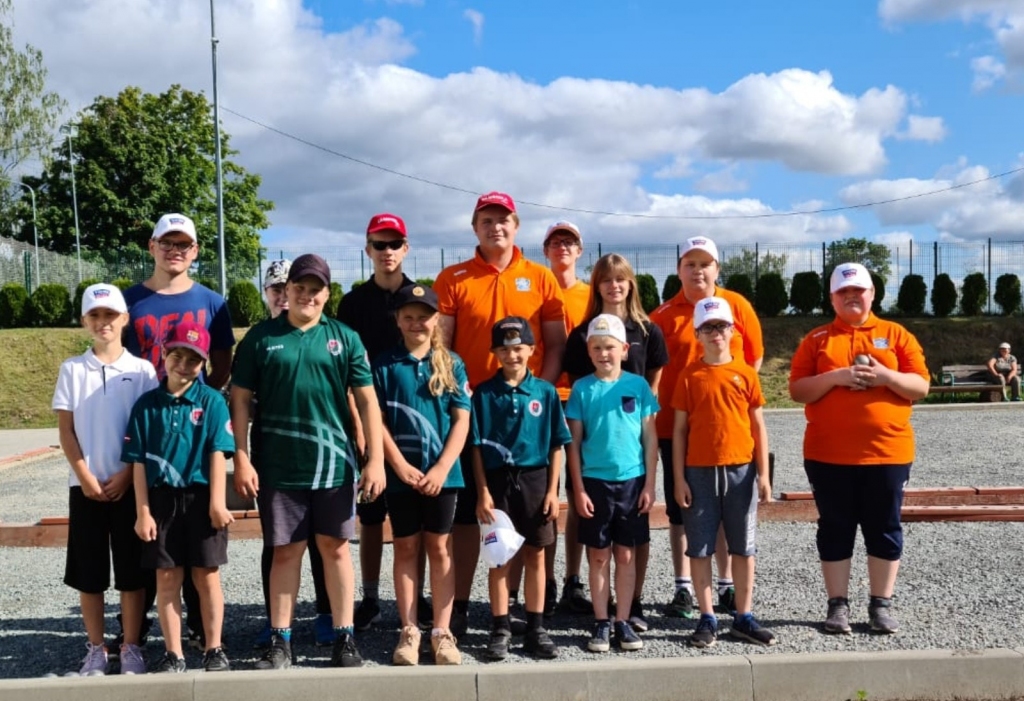 “SK Petanks Ērģeme” jauniešu komanda aizvadītajā nedēļā debitēja Latvijas čempionātā.            
Autors: No “Facebook”