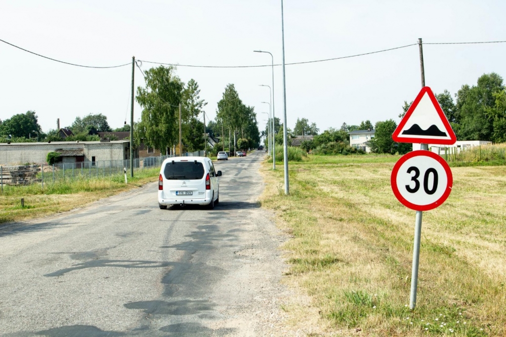 Vissliktākajā stāvoklī pirms gaidāmā remonta ir Louna ielas segums. 
                                                                                                                   
Autors: Tīts Loims