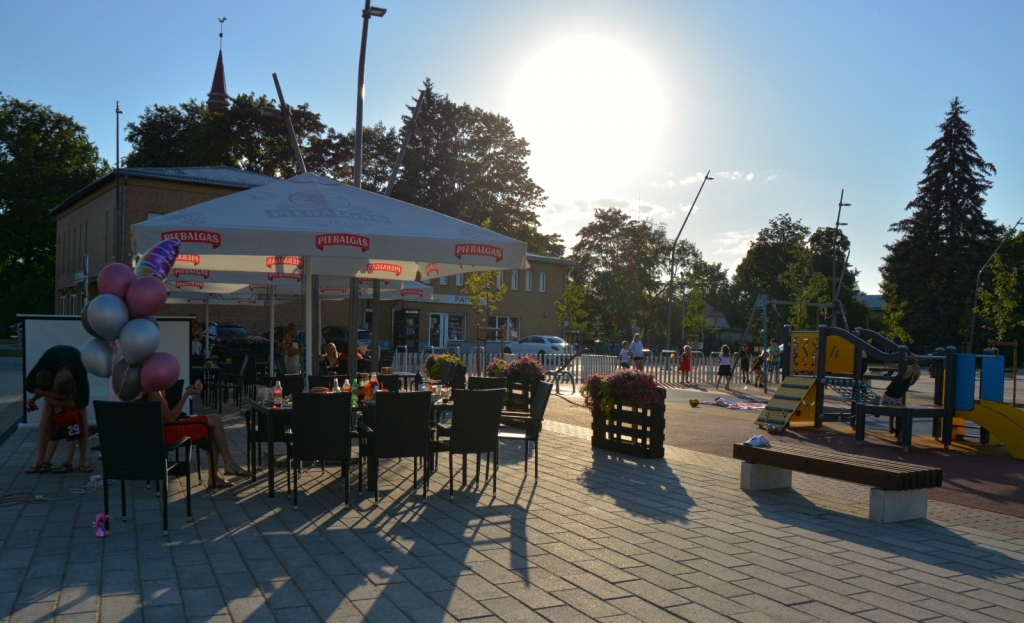 Nākamnedēļ Valkas novadā notiekošajās Mājas kafejnīcu dienās piedalīsies arī šogad jūnijā atklātā “Walk Cafe”, kas atrodas jaunajā dvīņu pilsētu Valkas un Valgas centrā.                                                                                       
Autors: no personīgā arhīva