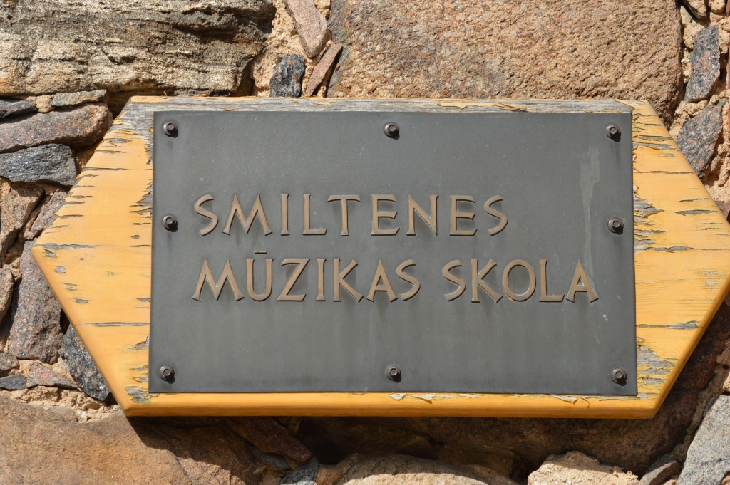 Jaunajā mācību gadā Smiltenes Mūzikas skola sāks īstenot jaunu programmu, mācot klavierspēli arī bērniem ar viegliem garīgās attīstības un mācīšanās traucējumiem.                                                                   
Autors: SANDRA PĒTERSONE