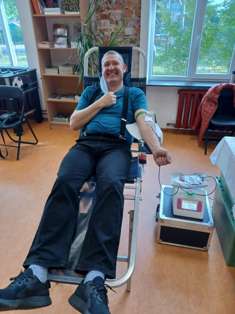 Intars Eglīte asinis ziedo regulāri un neuzskata to par varoņdarbu. Viņš to dara no sirds, izprotot asins donoru kustības mērķi – palīdzēt citiem, jo nekad nevar zināt, kurā brīdī palīdzība var būt nepieciešama pašam. 
Autors: Vivita Ķīkule