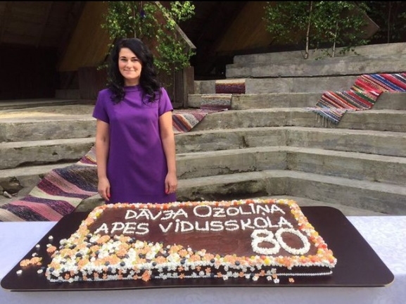 Krista Kamberkalne ir cepusi tortes dažādiem pasākumiem, tādējādi iepriecinot vietējos Apes ļaudis un pilsētas viesus. 
Autors: No Kristas Kamberkalnes personīgā arhīva