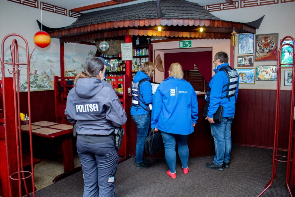 Veselības pārvaldes un policijas kopīgais reids korejiešu bārā 