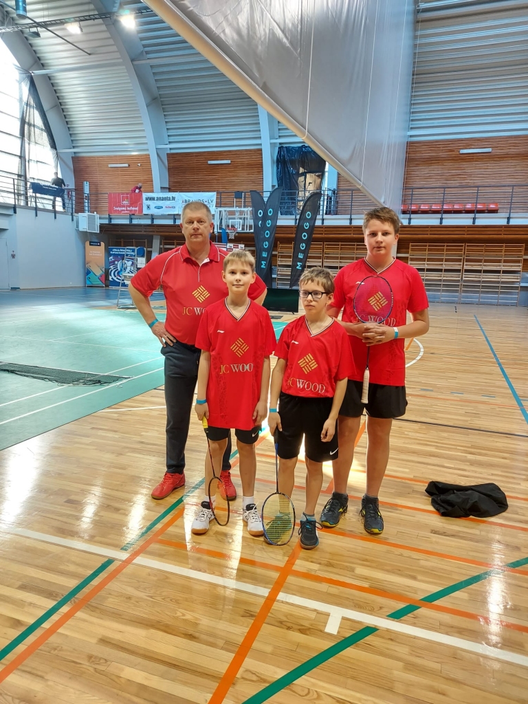 Valkas badmintonisti no Latvijas čempionāta, kas divos posmos norisinājās Valmierā un Talsos, mājās pārveduši 10 medaļa. 
Autors: No personīgā arhīva