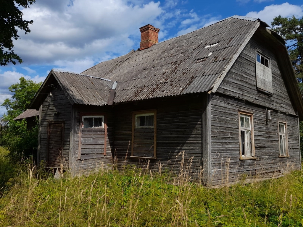 Šādu novārtā atstātu un gadiem neapdzīvotu māju netrūkst teju katrā pagastā.                                                                                                                                                                                                
Autors: Publicitātes foto